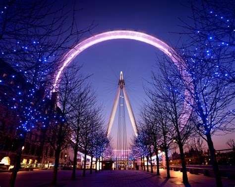 London Eye A Giant Ferris Wheel In London England Travel Featured