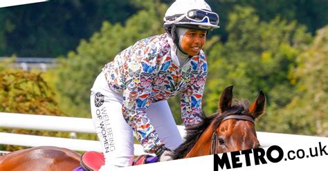 Uks First Female Muslim Jockey I Love Proving People Wrong Metro News
