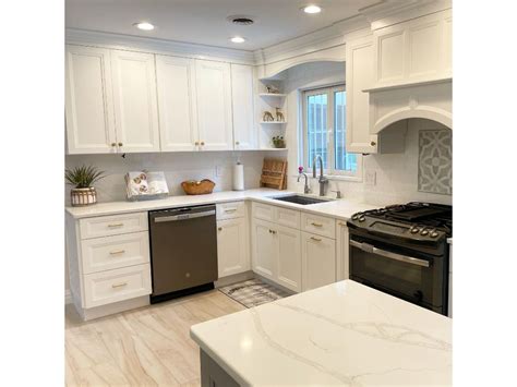 Kitchen With Fabuwood Cabinets Looks So Attractive • Golden Source Kitchen And Bath