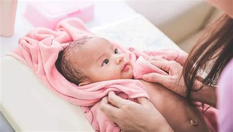 Know 8 Tips For Nourishment Of Baby Skin In Their First Ever Monsoon