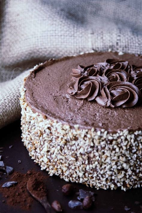 Einen kuchen ohne kohlenhydrate zu backen ist gar nicht schwer. LowCarb Haselnuss-Schokoladen-Torte | Rezept | Backen ohne ...