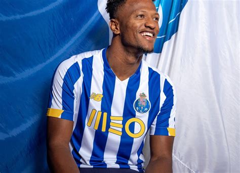 First kit of the official fc porto shirt for this season. FC Porto 2020-21 New Balance Home Kit | 20/21 Kits ...