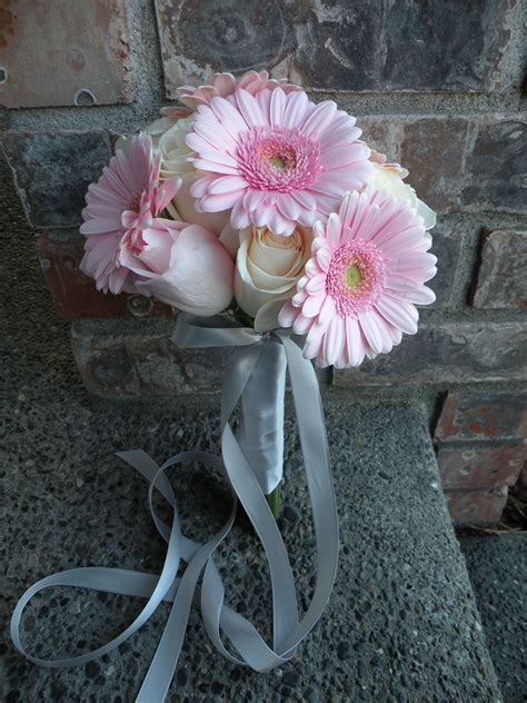 Ivory And Pink Roses With Pink Gerbera Daisies In 2020 Wedding Bouquets