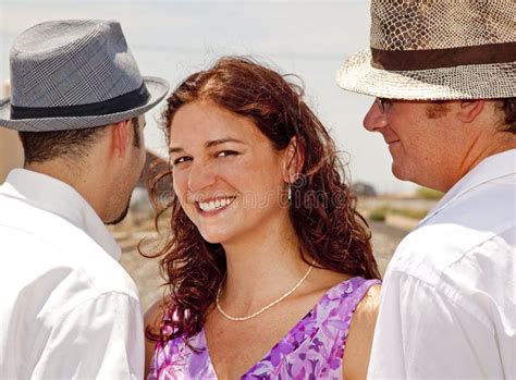 Mujer Con Dos Hombres Foto De Archivo Imagen De Amor 16418824