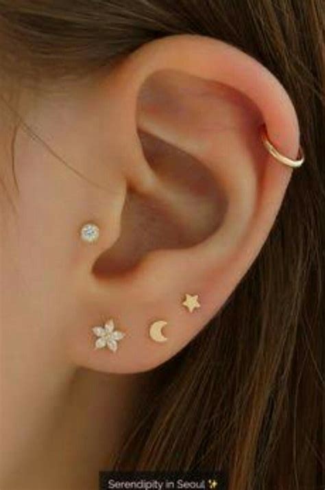 Pin By Mara Cassandra Llantada On Minimalist Ear Piercings Cool Ear