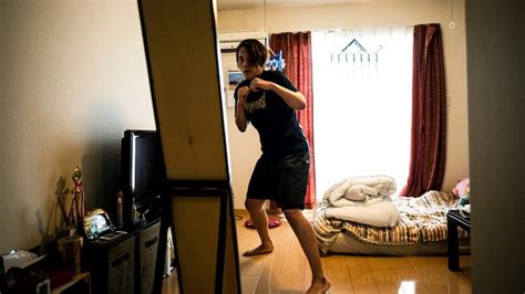 Japans Boxing Nurse Fighting Coronavirus While Dreaming Of Olympics