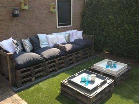 Simple diy instructions and diagrams for building your own outdoor sofa from free pallet wood. DIY Pallet Patio Furniture | Pallet Furniture Plans