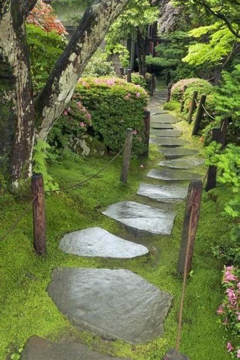 40 Brilliant Ideas For Stone Pathways In Your Garden Senderos De Jardín Jardines Caminos Jardin
