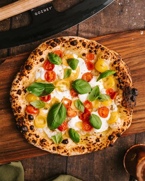 Italian Style Pizza · Free Stock Photo