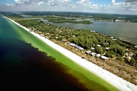 Massive 'Florida red tide' is now 90 miles long and 60 miles wide ...