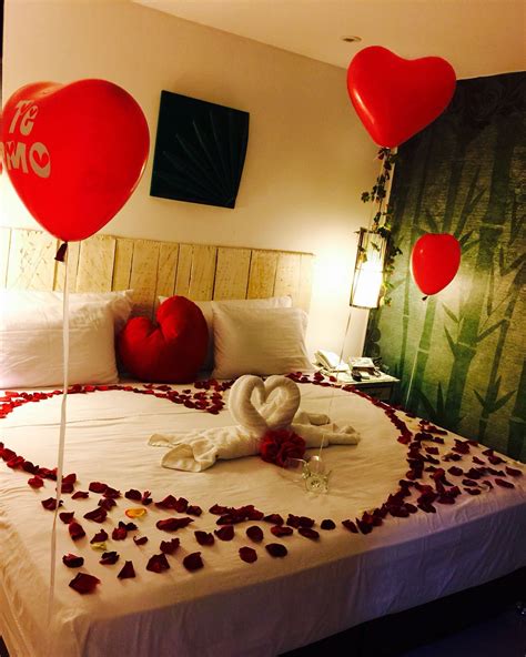 White interior design combined with red rose petals on the bed is the most common but also the most effective way to make your room adorable. 10 Special Romantic Bedroom Design Inspirations on Valentine's Day-#bedroom #Day #design ...