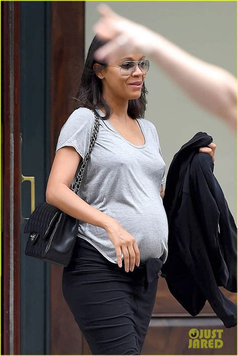 Pregnant Zoe Saldana Leaves New York After Quick Nyfw Trip Photo 3195089 Pregnant