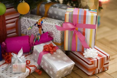 We have everything you need to make your wellness gift for employees program a huge success. Grab Bag Ideas for Adults (with Pictures) | eHow