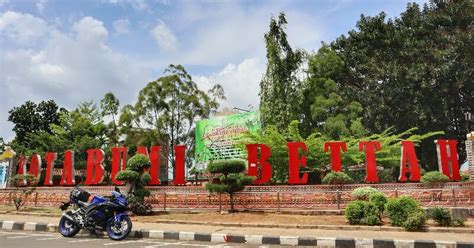 Singgah Di Tugu Payan Mas Ikon Kece Kota Kotabumi Lampung Utara