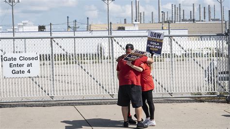 Ripple Effects Of Uaw Strike Spreads As Part Suppliers Weigh Layoffs