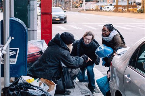 Tips For Helping New Yorkers Facing Homelessness The Bowery Mission