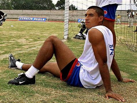 las mejores fotos de la carrera de iván ramiro córdoba colombianos en el exterior futbolred