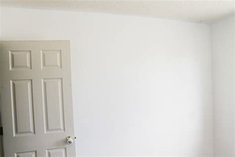 White Walls And Reader S Choice Ceiling Paint Color Chris Loves Julia