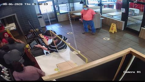 Wild Video Shows Mcdonalds Customer Jump Behind The Counter To Fight Worker After Being