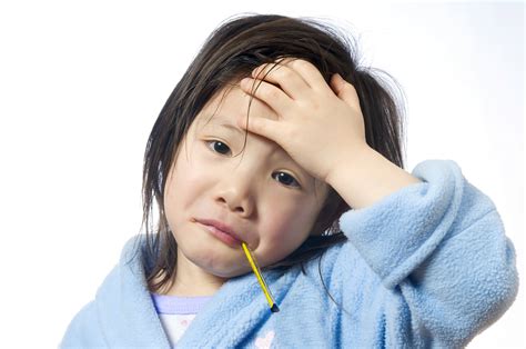 How To Treat A Fever In Kids Or Toddlers Momsxyz