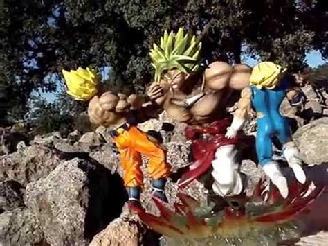 Before anyone asks, yes i will do the new broly movie version of him soon, its just gonna be a while so pleeeease dont ask me that. FIGURAS DRAGON BALL BROLY VS GOKU Y VEGETA SS. - YouTube