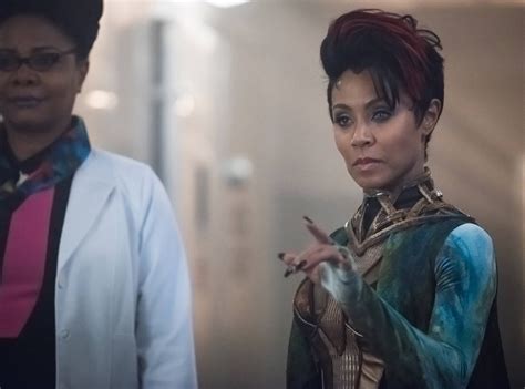 Fish Mooney Once Again Rules Gotham In Season Finale Sneak Peek E Online