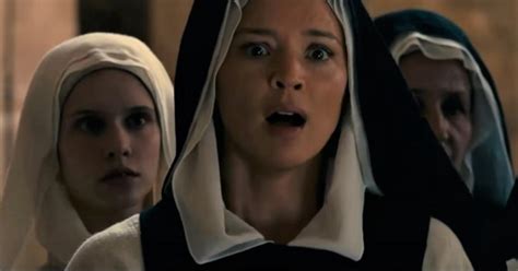 Benedetta Trailer Verhoevens Lesbisches Nonnen Drama Kommt Nach Cannes Filmat