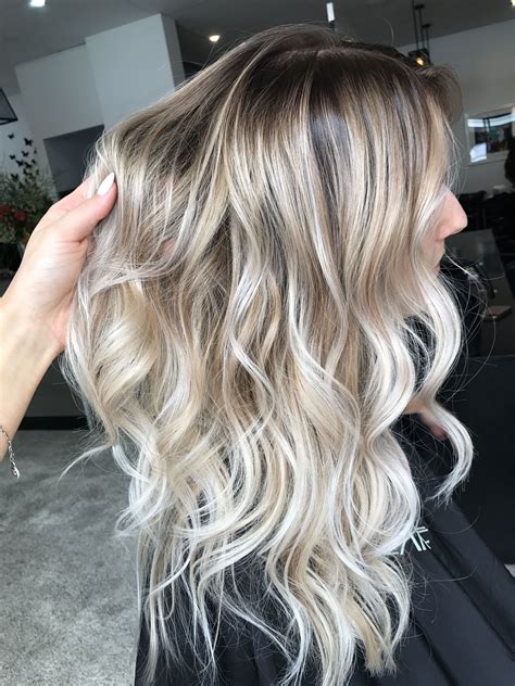 Instagram Kaitlinjadehairartistry Hair Lived In Hair Colour Blonde