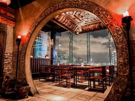 Best Hong Kong Restaurants With A View Honeycombers Hong Kong