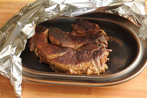 This is as classic as it gets. How to Crock-Pot a Chuck Tender Roast | Cross rib roast ...