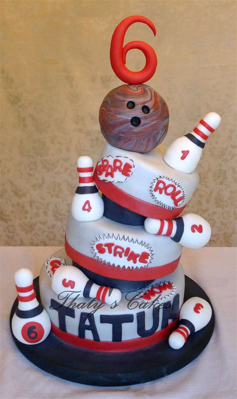 Topsy Bowling Cake All Edible Bowling Cake Themed Cakes Cake Boss