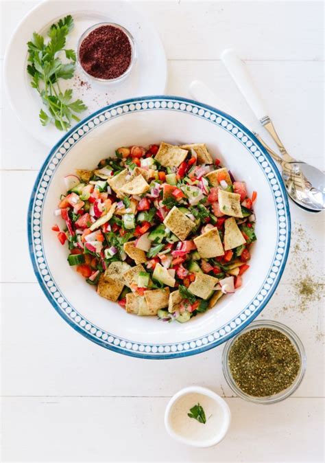 Heat the vegetable stock in a large casserole until boiling, then add the sliced pepper, zucchini, carrot and celery. Fatoush, A Middle Eastern Panzanella | Salad inspiration, Vegetarian recipes dinner, Middle east ...