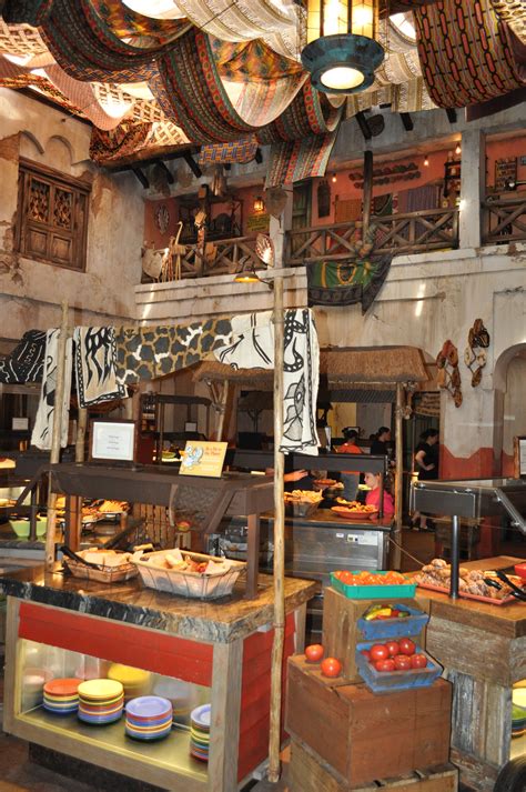 Dining Disney: Best Places to Eat at Walt Disney World; Buffet at