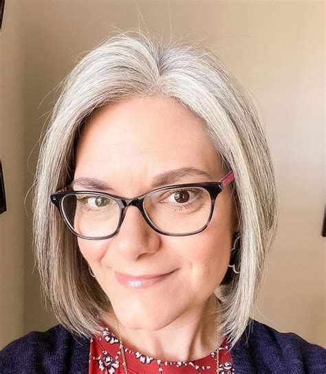17 Best Short Hairstyles For Women Over 50 With Glasses Trendy Short