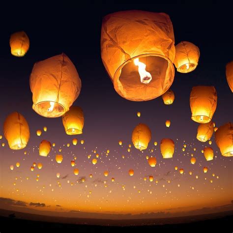 Sky Lantern Wallpapers Top Free Sky Lantern Backgrounds Wallpaperaccess