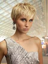 A low fade hair cut is one of the hottest trending hair cuts available now. Fashionable short haircut for women with the ears barely covered