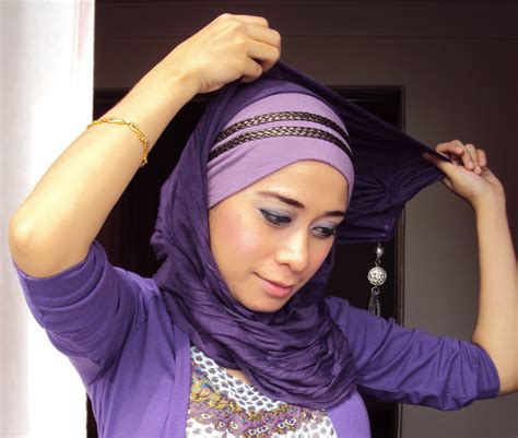 Cara pakai selendang atau shawl keknis simple. http://m8mebeauty.blogspot.com: MARI BELAJAR CARA BARU ...