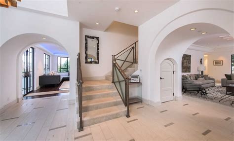 Inside Rihannas New 68 Million La Mansion