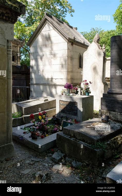 The Grave Of Jim Morrison At The Pere Lachaise Cemetery In Paris Stock