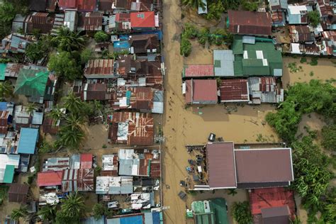 supertufão noru nas filipinas provoca mortes e estragos nas filipinas