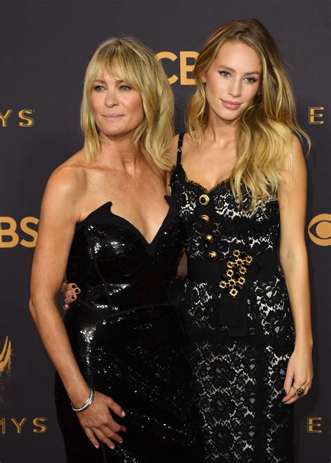 Robin Wrights Daughter Dylan Penn Is Her Clone At The Emmys