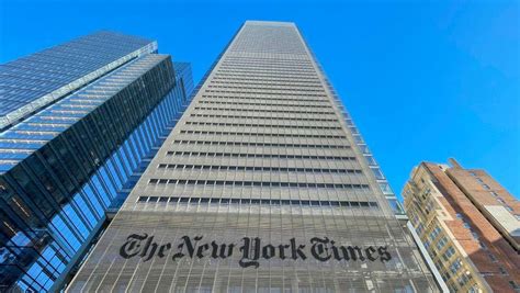 Watch Pro Life Spider Man Climbs New York Times Building And