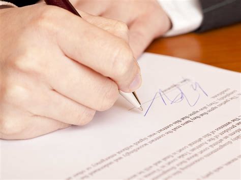 Three Quick Steps To Improve Your Signature | Business Insider