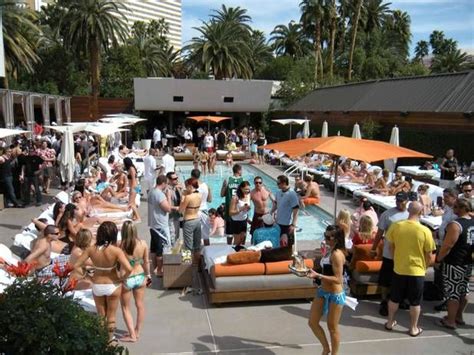 Bare Las Vegas Pool Party Las Vegas Pool Vegas Pools Vegas Pool Party Visit Las Vegas