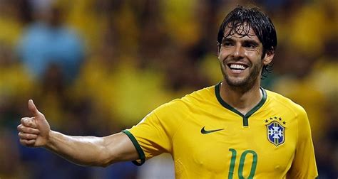 Already when 18, he made his debut in the main squad of sao paulo. Brazilian Great Midfielder Kaka Retiring From Football At