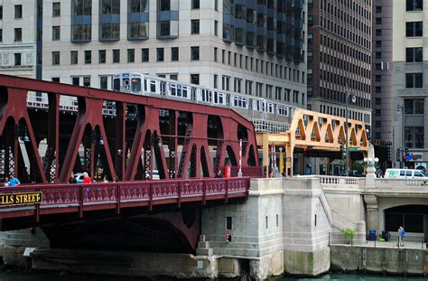 Chicago El Going Over Wells Street Bridge Cragin Spring Flickr