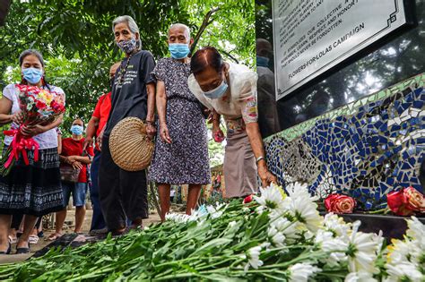 Flowers For Lolas Three Decades Of Filipino Comfort Womens Fight For Justice Catholic News