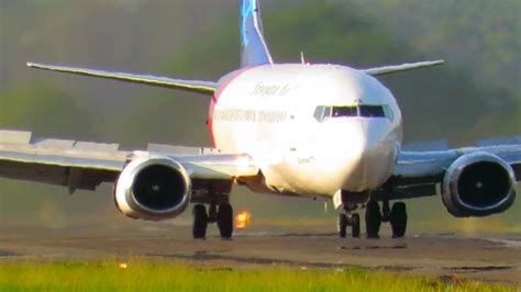 Basic data of sriwijaya airlines: After Landing Sriwijaya Air Indonesia Airlines (Pesawat ...
