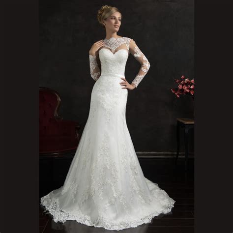 2015 Romantic White Lace Wedding Dresses Court Train