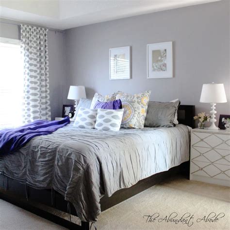 30 light purple and grey bedroom